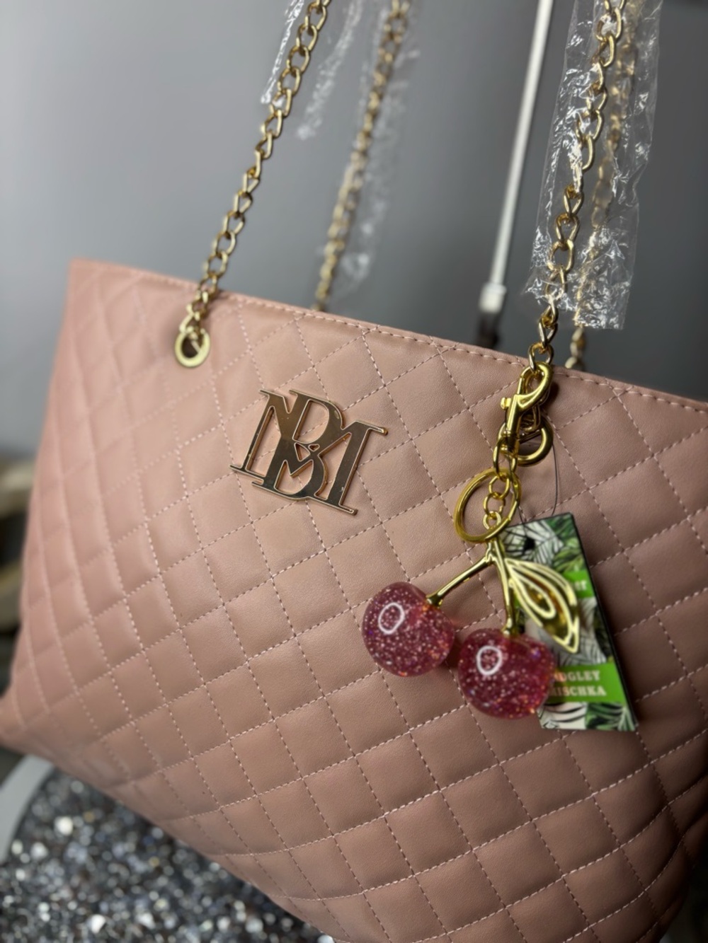 Badgley Mischka quilted chain strap tote bag in blush NWT - Picture 3 of 14